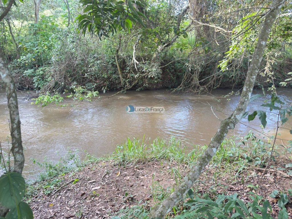 CHÁCARA NO AGROVALE VALE DO AMANHECER (32)