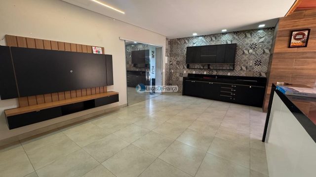 Imóvel moderno na quadra 21 do Setor Tradicional