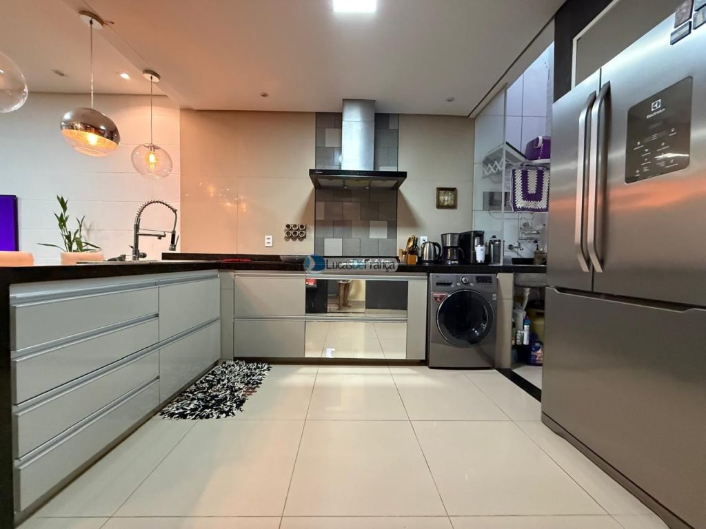 CASA MODERNA JARDIM RORIZ (1)