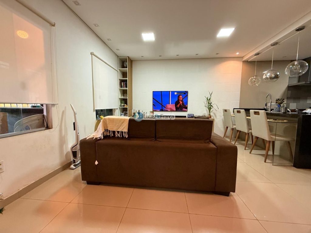 CASA MODERNA JARDIM RORIZ (2)