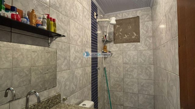 Casa na Vila Militar, em Frente à Av. Independência