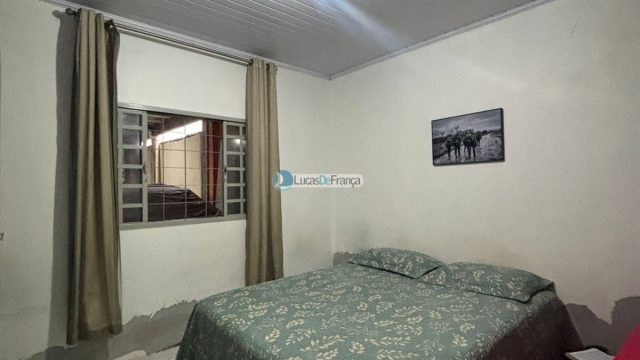 Casa na Vila Militar, em Frente à Av. Independência