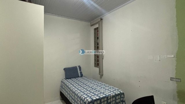 Casa na Vila Militar, em Frente à Av. Independência