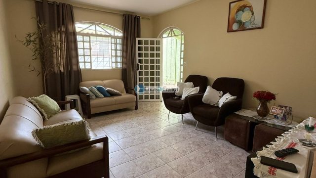 Casa na Vila Vicentina. Próximo ao antigo DETRAN