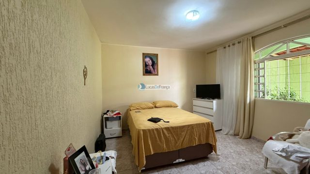 Casa na Vila Vicentina. Próximo ao antigo DETRAN