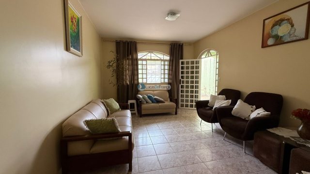 Casa na Vila Vicentina. Próximo ao antigo DETRAN