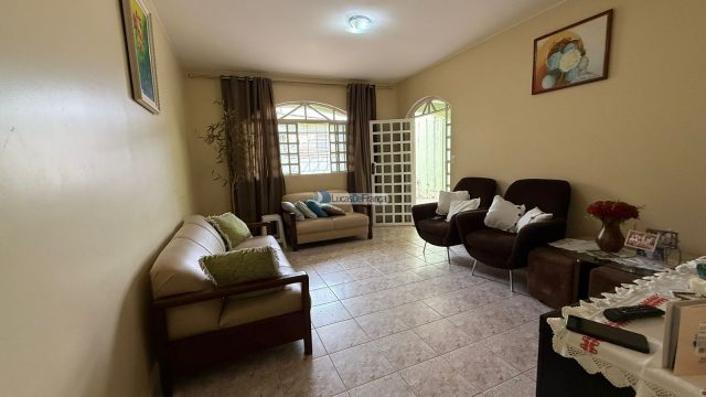 Casa na Vila Vicentina. Próximo ao antigo DETRAN