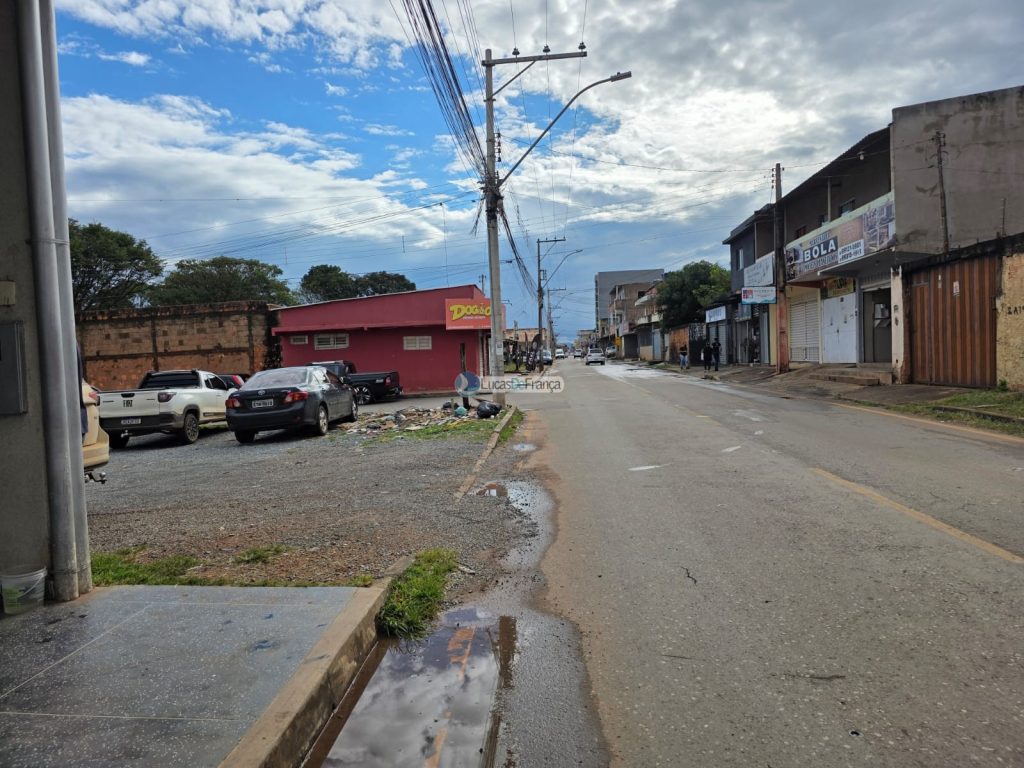 edifício comercial no Arapoangas (11)