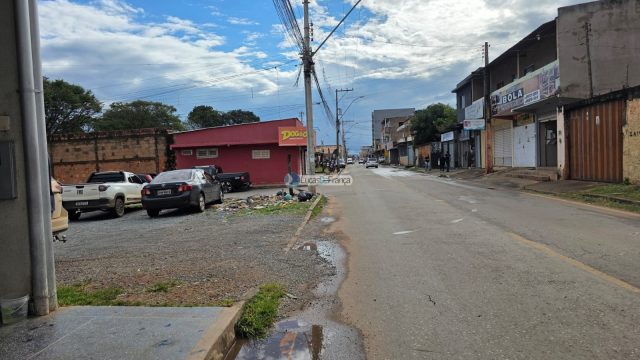 Edifício comercial no Arapoangas