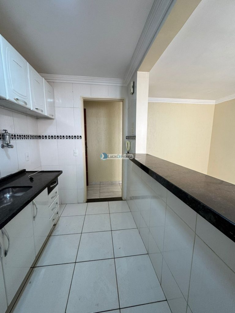 Apartamento reformado na Quadra 5 da Vila Buritis (4)