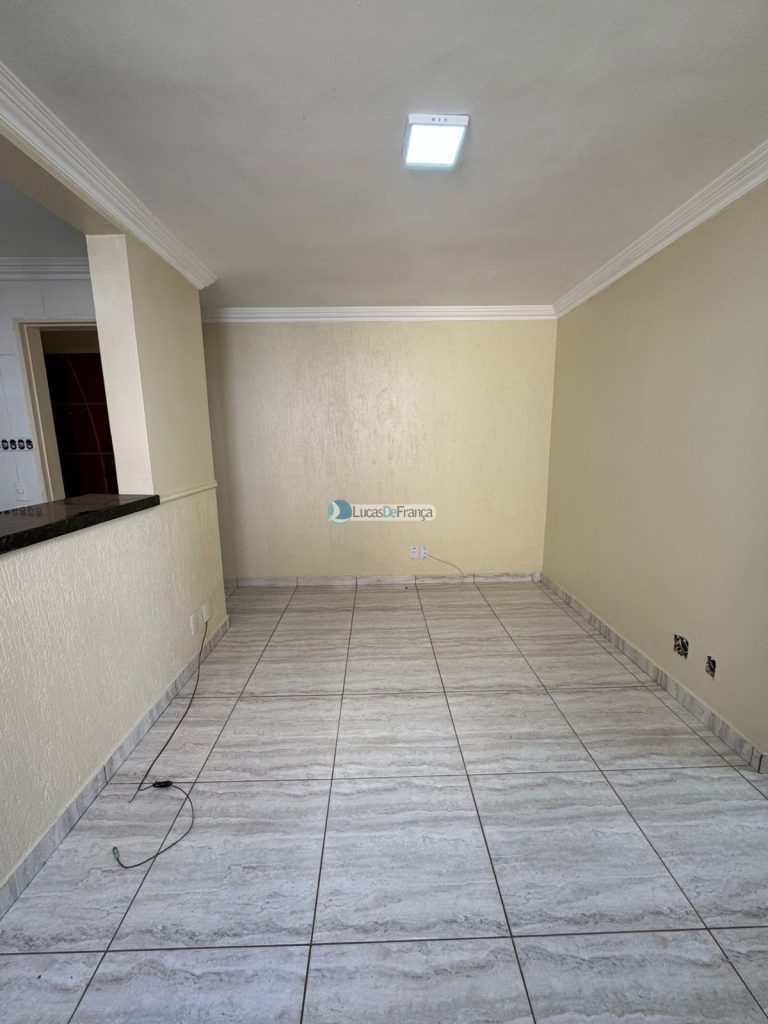 Apartamento reformado na Quadra 5 da Vila Buritis (5)