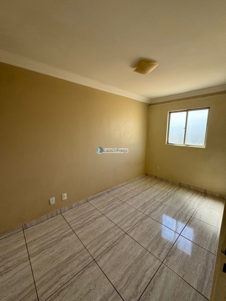 Apartamento reformado na Quadra 5 da Vila Buritis (6)
