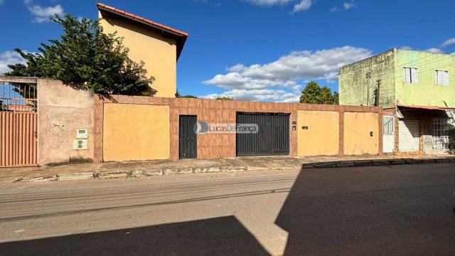 Casa no Arapoanga próximo ao posto de saúde 5