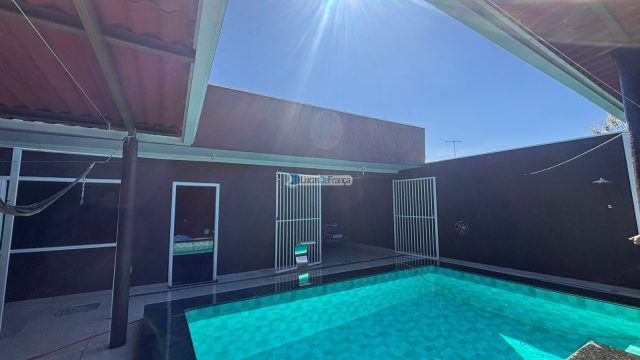 Casa no Arapoanga Próximo ao Supermercado Siqueira.