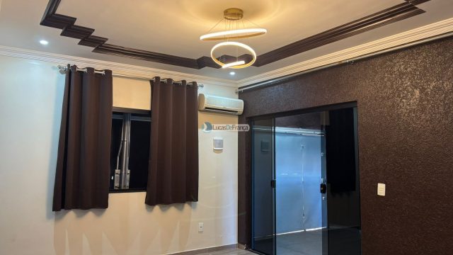 Casa no Arapoanga Próximo ao Supermercado Siqueira.