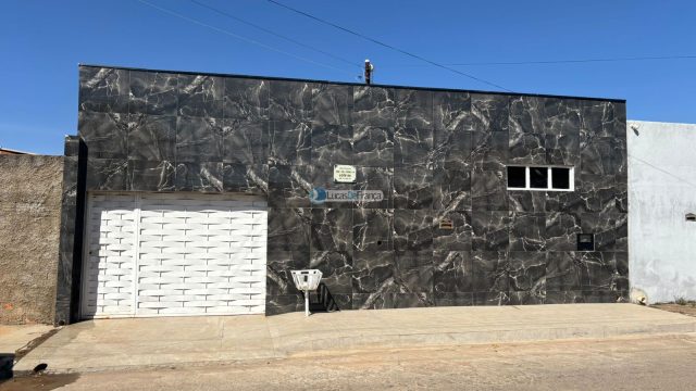 Casa no Arapoanga Próximo ao Supermercado Siqueira.