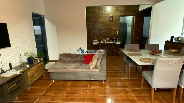 Excelente Casa no Arapoangas Próximo da padaria Esteves