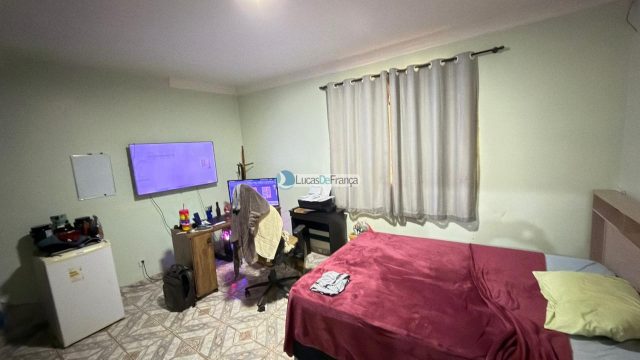 Imobiliária Lucas de França vende excelente chácara na Bica do DER!