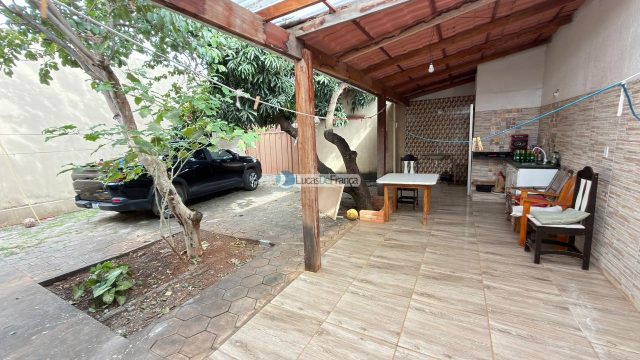 IMOBILIÁRIA LUCAS DE FRANÇA VENDE ESTE IMÓVEL — VILA BURITIS