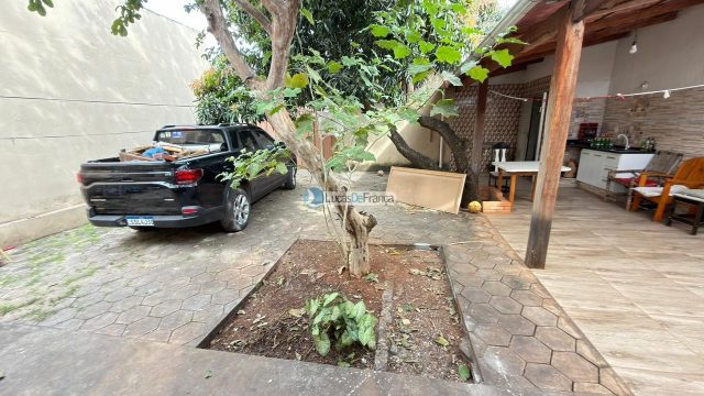IMOBILIÁRIA LUCAS DE FRANÇA VENDE ESTE IMÓVEL — VILA BURITIS