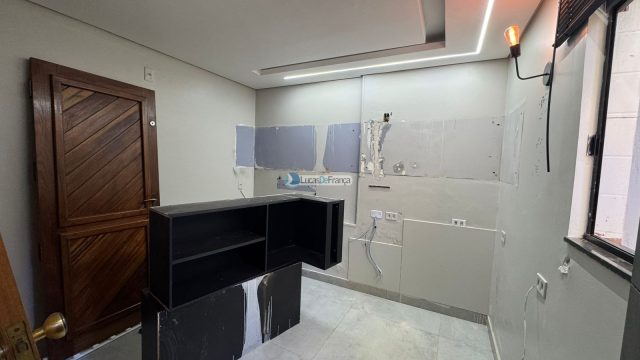 Excelente imóvel na avenida Hugo Lobo