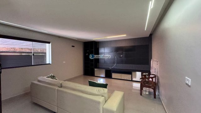 Excelente imóvel na avenida Hugo Lobo