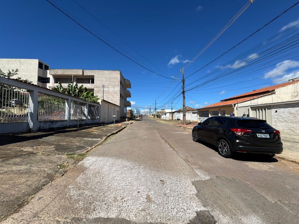 imóvel na avenida Hugo Lobo (9)