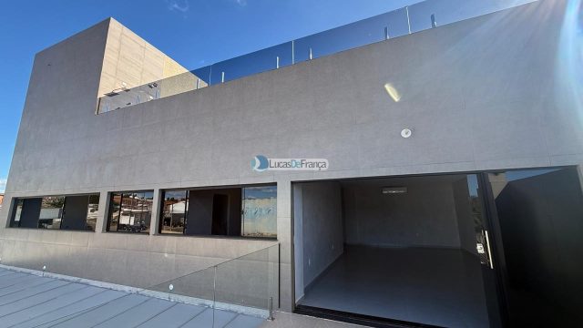 Predio à venda no coração do Arapoanga