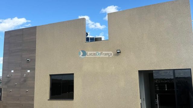 Predio à venda no coração do Arapoanga