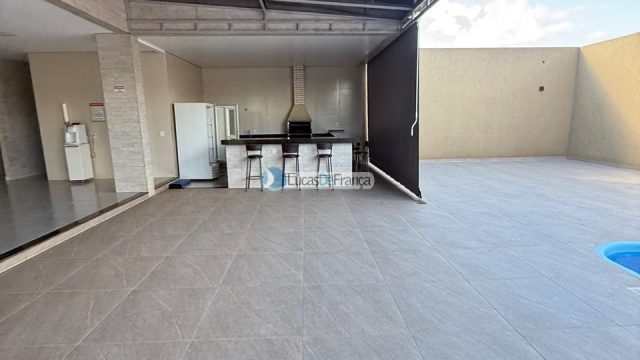 Predio à venda no coração do Arapoanga