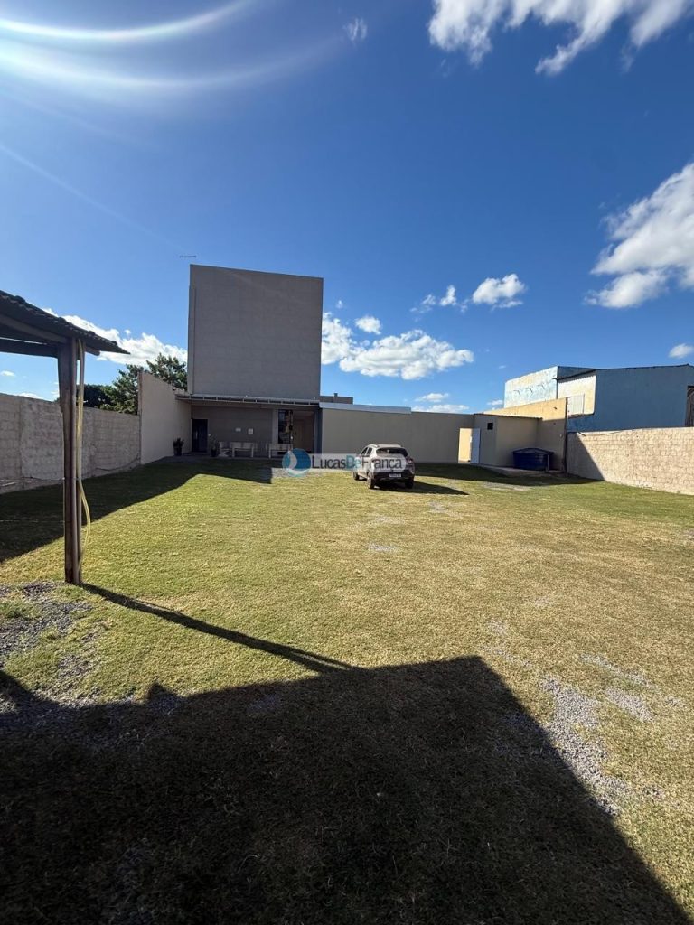 Predio à venda no coração do Arapoanga (6)