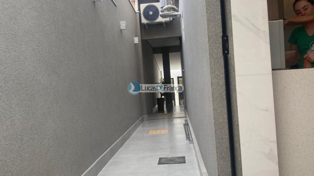 SOBRADO À VENDA –  Setor Tradicional – Av. Bernardo Sayão