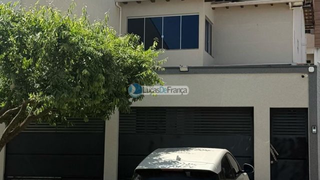 SOBRADO À VENDA –  Setor Tradicional – Av. Bernardo Sayão
