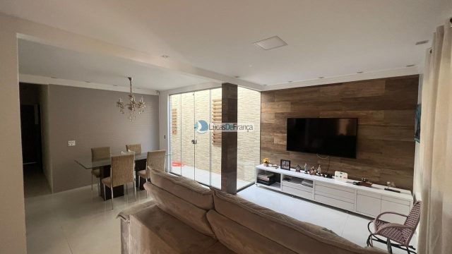 Casa na Vila Buritis Quadra 6 J. Próximo à escola