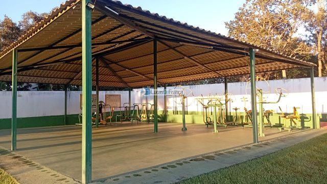 Casa no Condomínio Jardim Oriente
