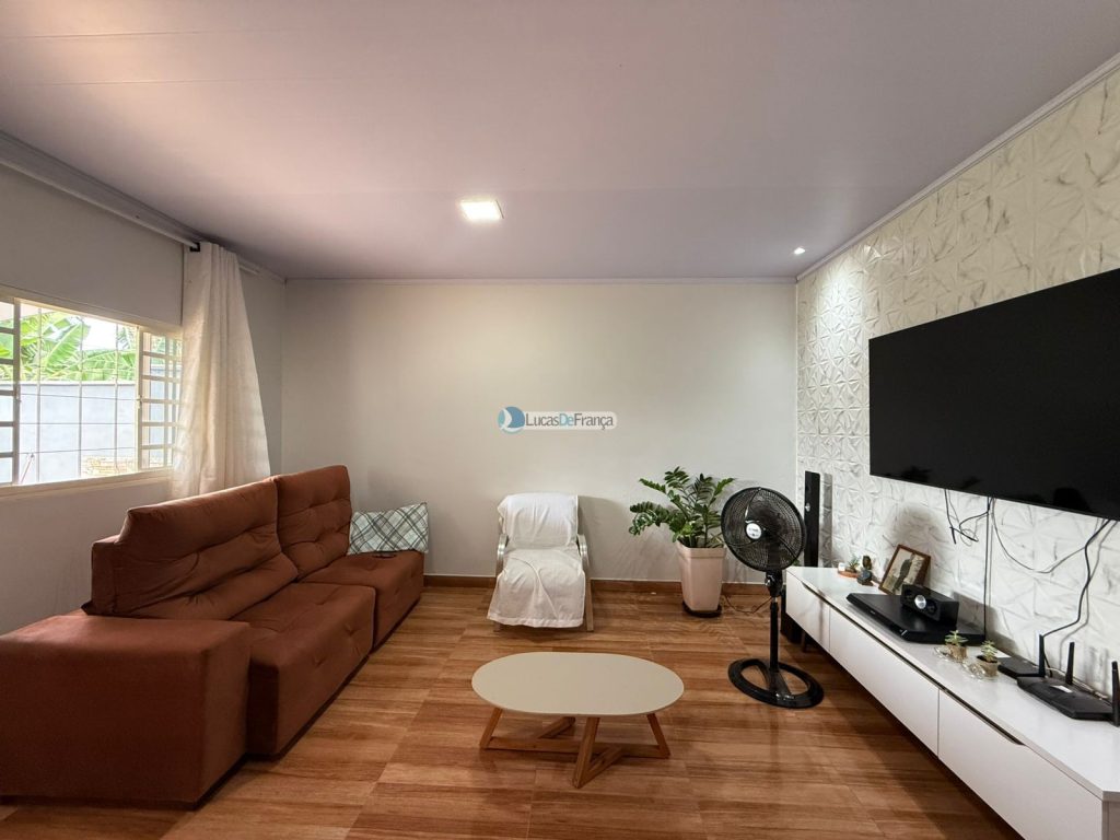 Casa à venda no Arapoangas – Quadra 17 (18)