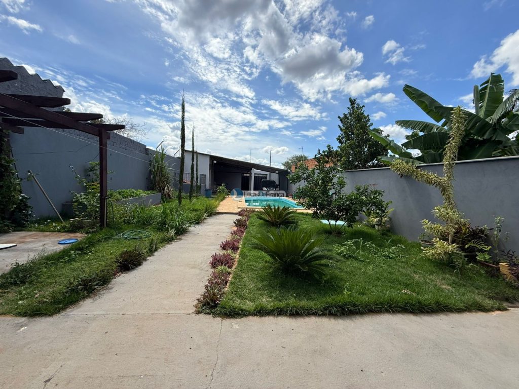 Casa à venda no Arapoangas – Quadra 17 (3)