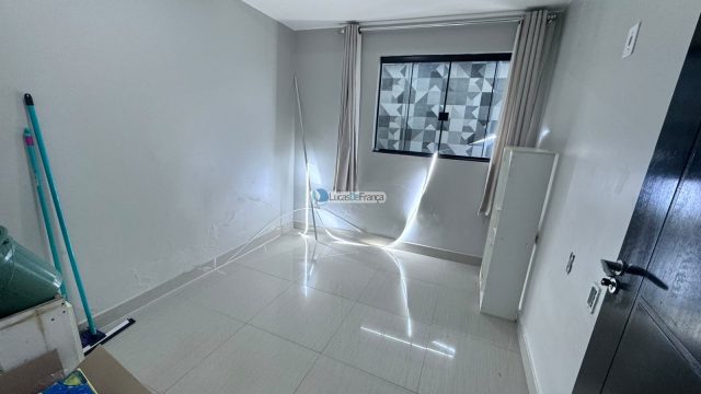 Casa na avenida Hugo Lobo