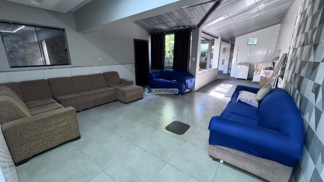 Casa na avenida Hugo Lobo