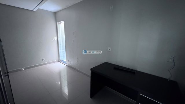 Casa na avenida Hugo Lobo