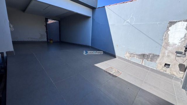 Casa na avenida Hugo Lobo