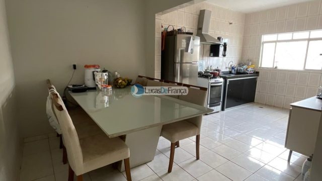 Excelente Imóvel na Avenida Marechal Deodoro – Quadra 36