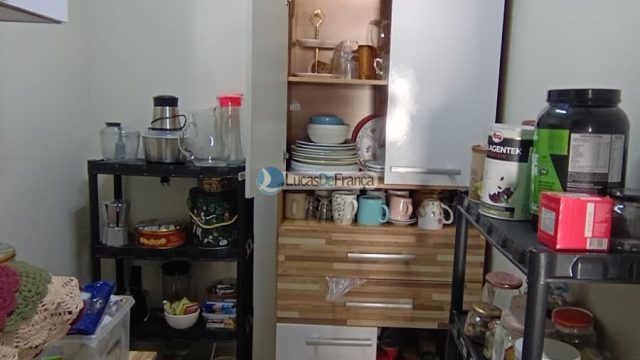 Linda casa com 2 pavimentos e localização privilegiada