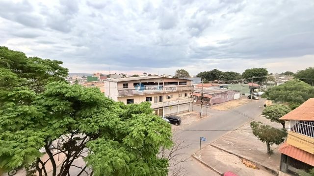 Apartamento na quadra 03 Bloco M 3 andar, com ELEVADOR e vista livre.