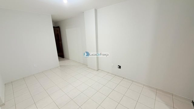 Apartamento na quadra 03 Bloco M 3 andar, com ELEVADOR e vista livre.