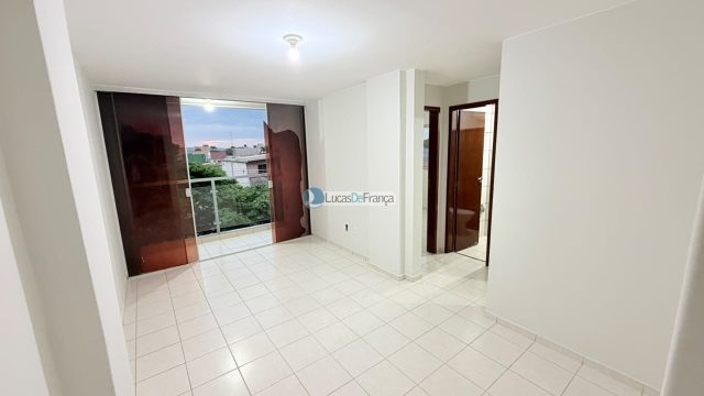 Apartamento na quadra 03 Bloco M 3 andar, com ELEVADOR e vista livre.