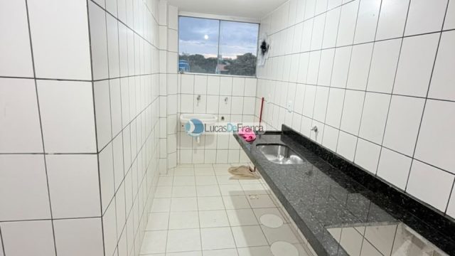 Apartamento na quadra 03 Bloco M 3 andar, com ELEVADOR e vista livre.