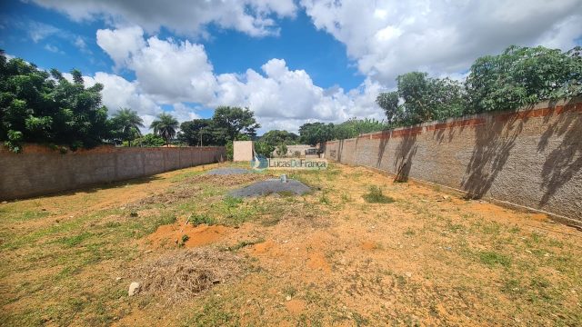 Casa com ampla área de 1.800 m² no Condomínio Núcleo Rural Sarandi