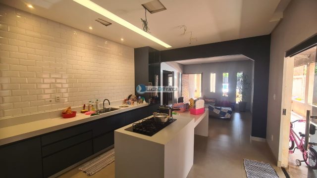 Casa com ampla área de 1.800 m² no Condomínio Núcleo Rural Sarandi