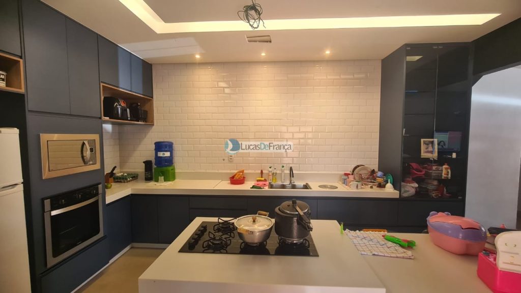 Casa com ampla área de 1.800 m no Condomínio Núcleo Rural Sarandi (17)